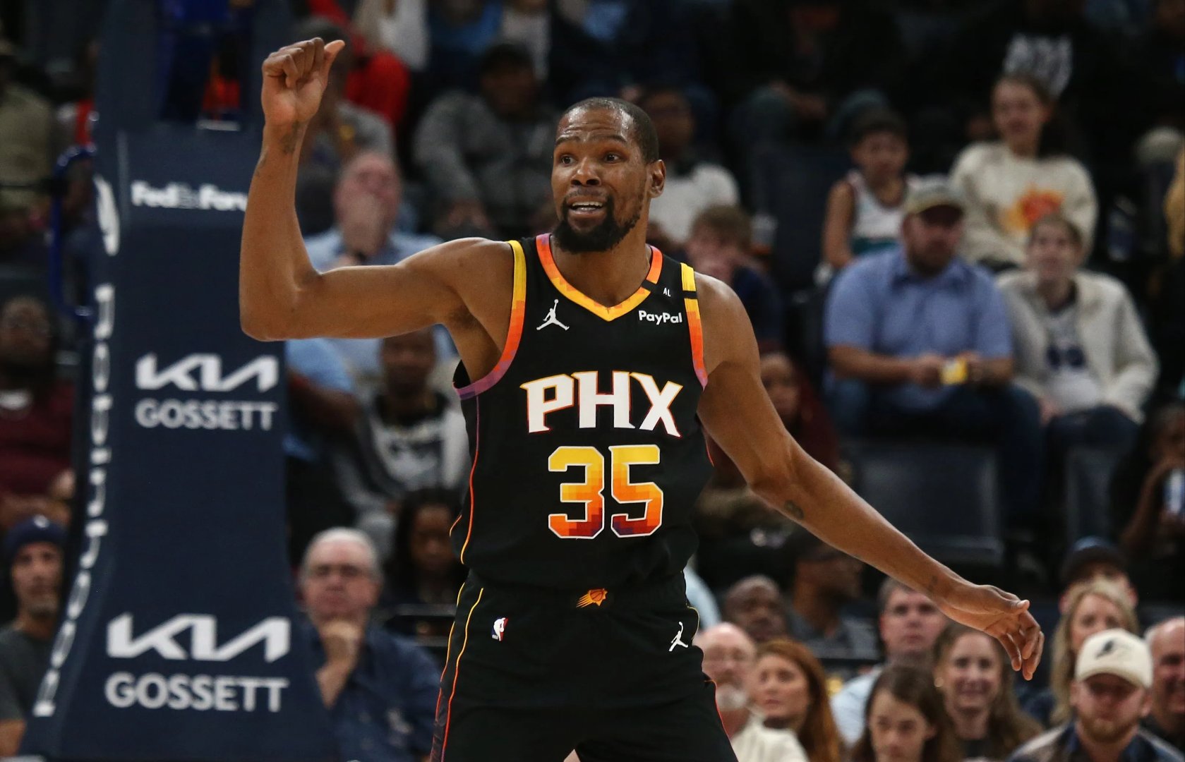 杜兰特在IG比赛中领先优势明显,出色防守引发热议!观众掌声雷动 杜兰特在IG比赛中领先优势明显,出色防守引发热议!观众掌声雷动