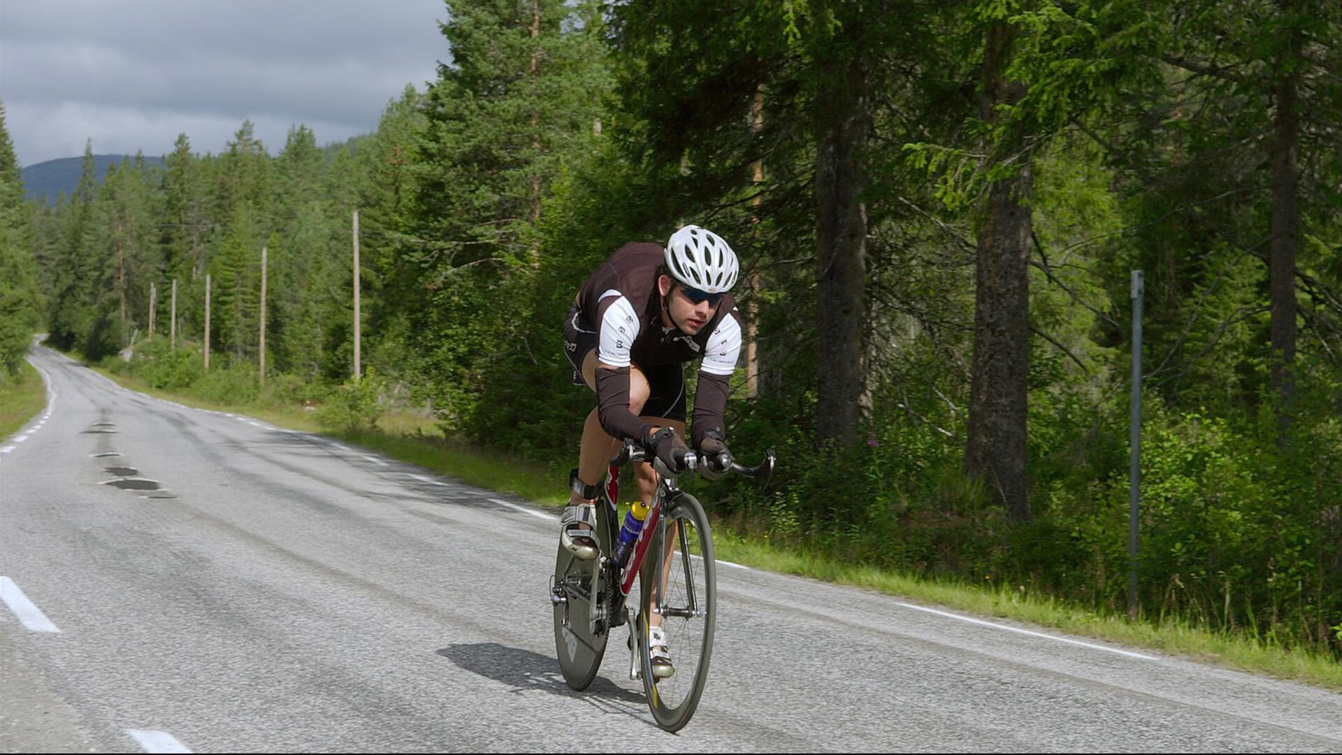  伊布赛后谦逊发言登热搜，切尔西爆冷热刺引发热议